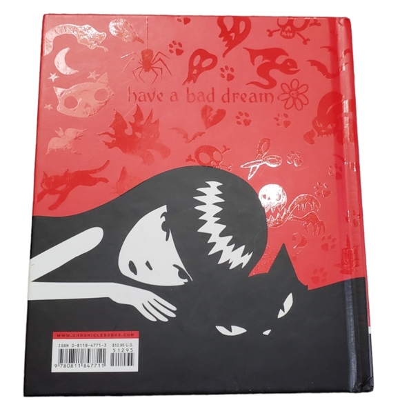 Emily The Strange Emily's Good Nightmares Book - Picture 3 of 15